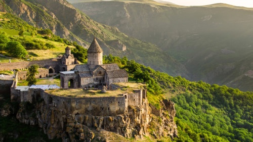 5-reasons-why-you-must-visit-Tatev-and-its-neighborhood